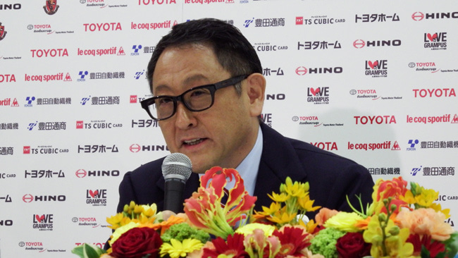 豊田章男会長昇任の会見には、スポーツ記者だけでなく経済系の新聞記者も多数が参加。「グランパスに恩返しがしたい」と熱っぽく語る様からは、本気度がうかがえた。
