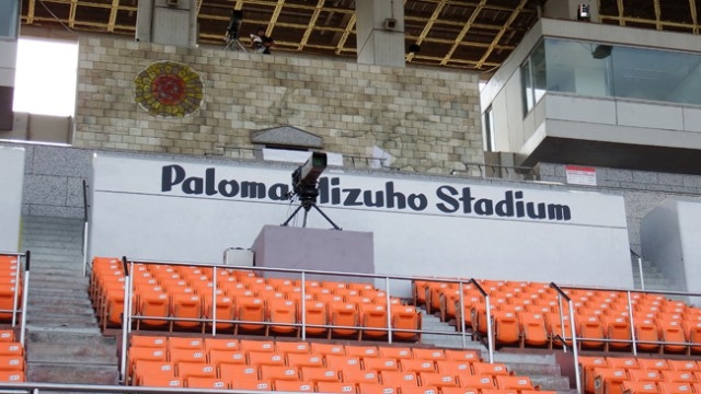 パロマ瑞穂スタジアムのメインスタンドとバックスタンドには「Paloma Mizuho Studium」のロゴが掲出されていました。スタジアム外壁への掲出が待ち遠しい！